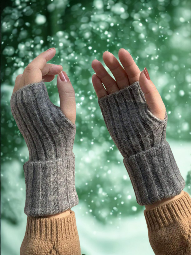 Kit Fingerless Dark Gray Cozy Gloves